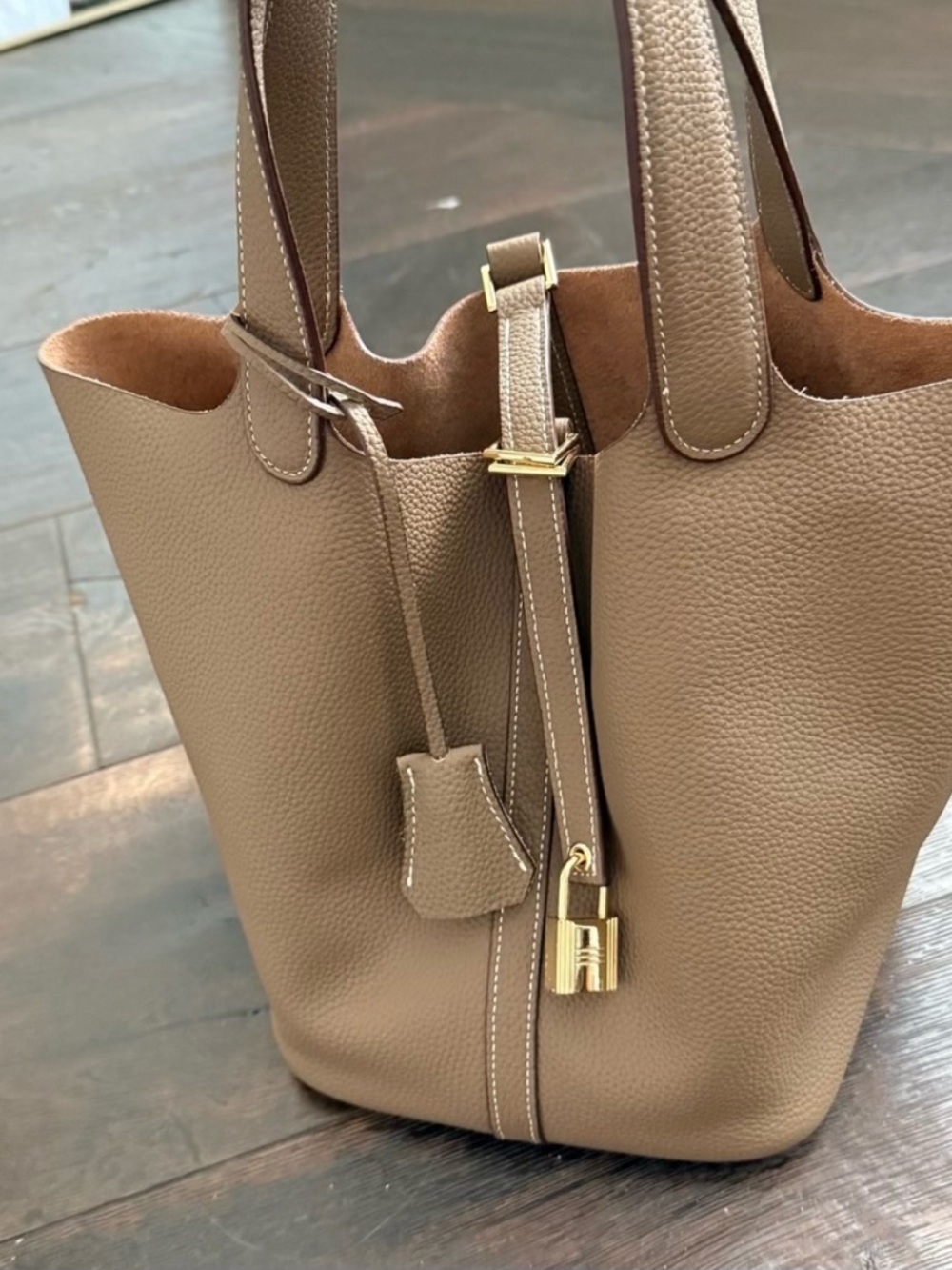 Structured luxury Taupe Pebbled Leather Tote with Gold Accent - Picture 2 of 14